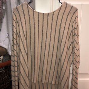 Long sleeve blouse very cute, comfy, & lightweight